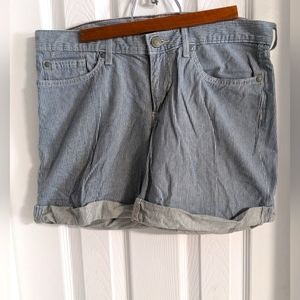 Eddie Bauer 7" Striped Short